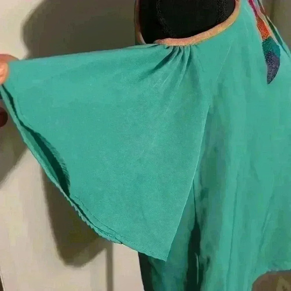 Missy Robertson by Southern Fashion House Cold Shoulder Embroidered Medium - Picture 4 of 9